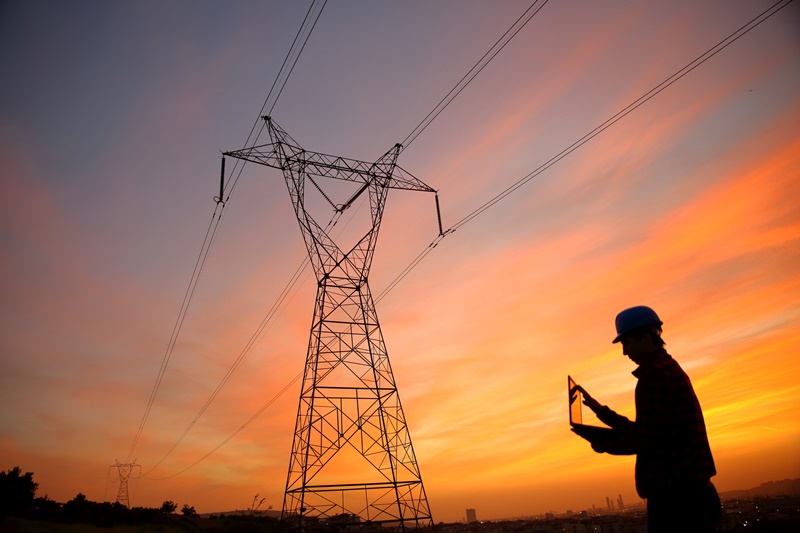 Electrical engineer field workforce management